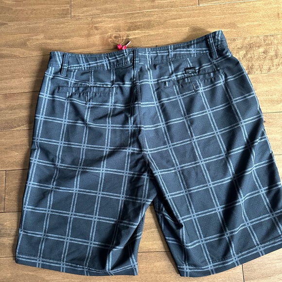 O’Neill Hybrid  Grey Plaid Flat Front Quick Dry Shorts - Size 38 - Picture 2 of 8